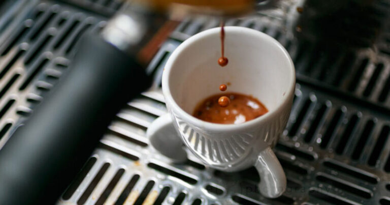 Sei dipendente dal caffè? Meglio non esagerare! Queste 5 bevande sono buonissime e alternative dell’espresso